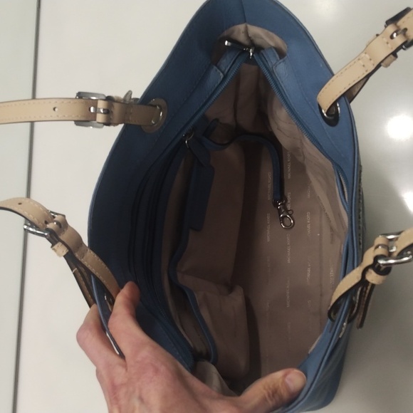 MICHAEL KORS BLUE LEATHER SHOULDER BAG - Picture 7 of 10